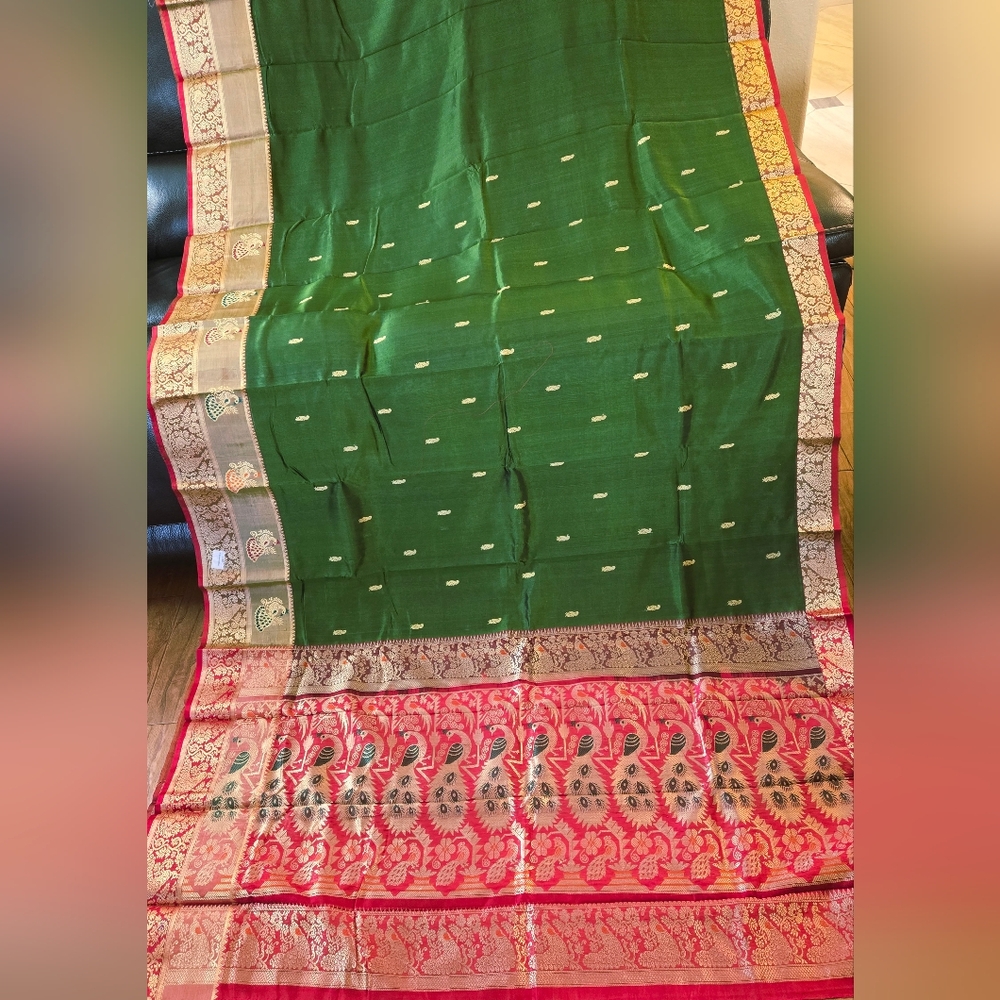 Beautiful Deep Olive Green Pure Handloom Raw Silk Saree & Contrast Red BlousePcs